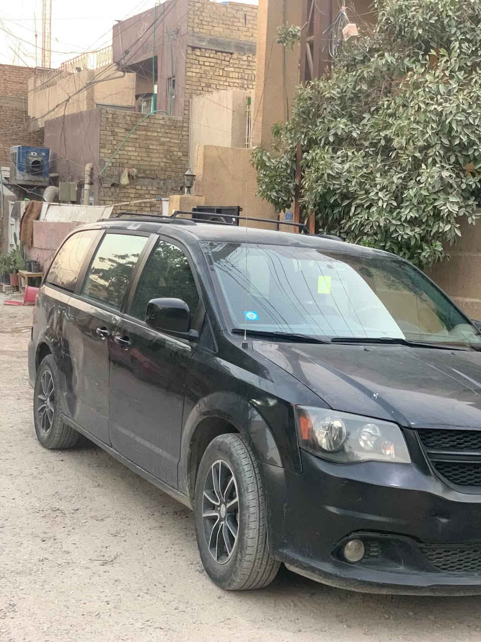 دوج كراند كرفان 2018للبيع نص فول
تبريد 3قطع 
كشنات سياحي
دفتر السياره الامريكي 
تحكم ستيرن 
نظام ايكو
ويل كب 
بيبان وصندوك ميكانيك 
محرك كير مكفول 3600
الضرر تعال وافحص 140
***********
