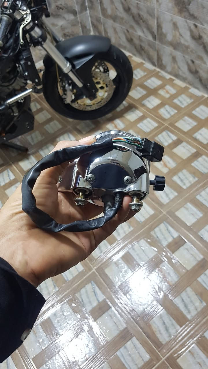 سلام عليكم كيج HONDA FTR
بحالة الوكالة كلش نضيف
 سعرە 60 الف 
توصيل محافظات 
***********
