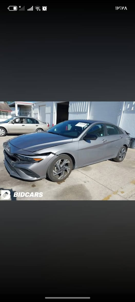النترااا سلفر 25 
موعد الوصول الاثنين توصل الاردن 
سعر 88 
نص فول 
حادث قبق جنطه جاملغ بدون شواصي مازادات مابيهن شي 
***********

نص مكتوب في الصور:
- BIDCARS
- ۱۲:۲۸
- ۱۲:۳۸