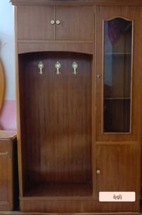 غرفة اخشاب • ميز تواليت • زاوية