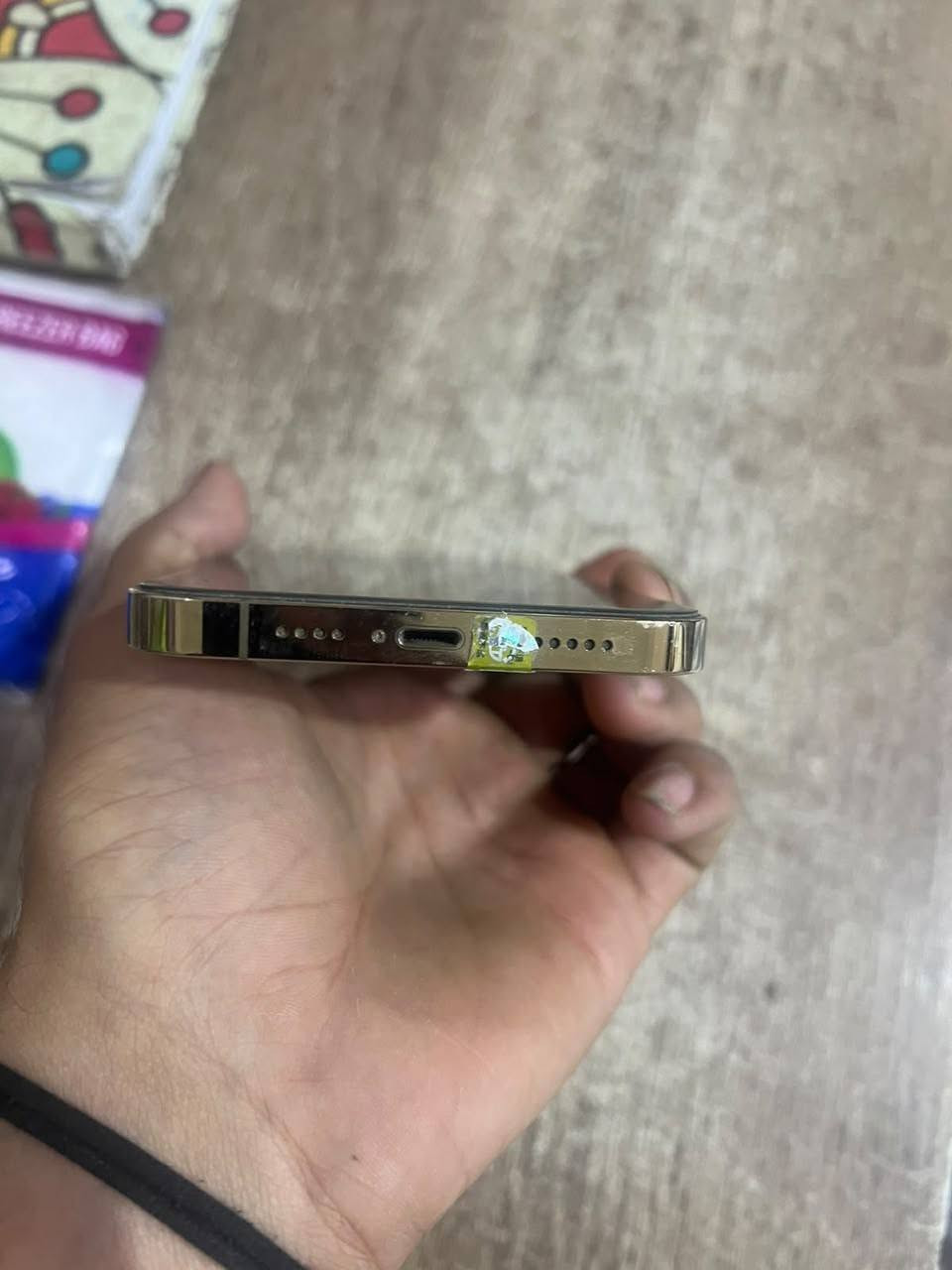 آيفون ١٣ برو ماكس • ٢٥٢ غ.ب • بطارية ٨٥٪