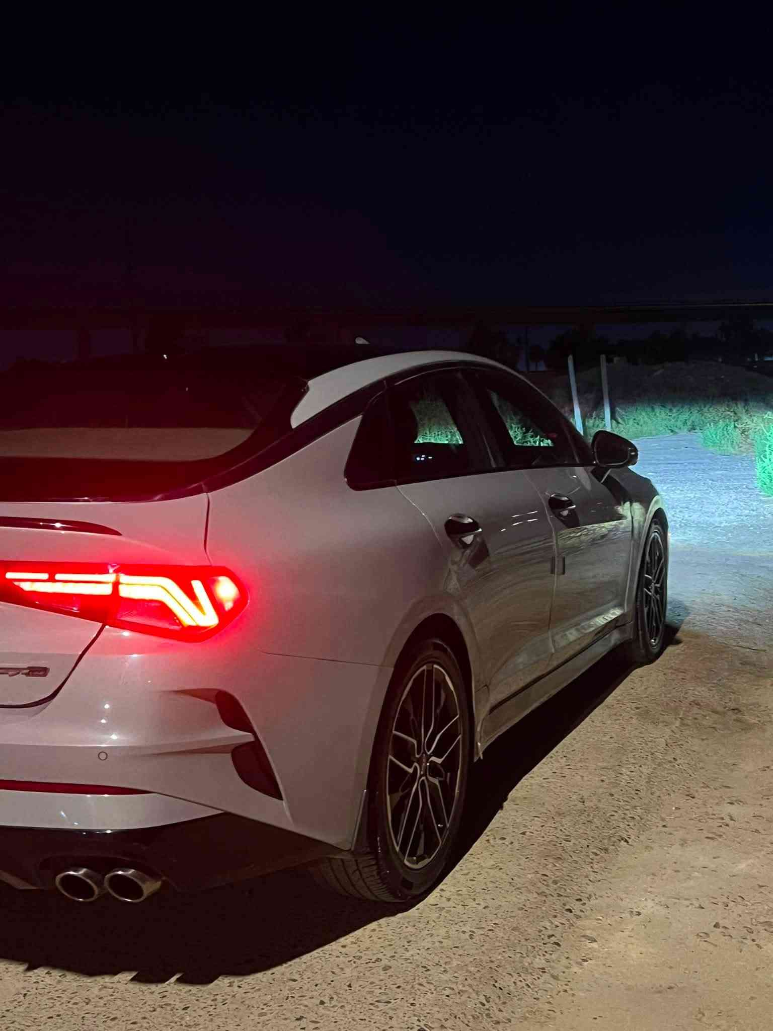 للبيع في بغداد.. وحش الكي فايف 2023 GT وارد أمريكي بمواصفات فول كاملة
• الموديل: 2023
• الفئة: GT (الأداء العالي والشكل الرياضي الهجومي)
• اللون: سموك سمنتي (المرغوب جداً) مع كشنات جلد سود مختمة بالأحمر بلون مميز ورياضي.
• الضرر: قطعتين فقط (الجاملغ الأيمن والبنيد مصبوغ بدون شاصي أو دواخل، والسيارة نظيفة وجاهزة للفرة).
• ماشية: (150000 الف ).
• مكان السيارة: بغداد
أبرز المواصفات:
• بصمة 
خمس انضمة قيادة .
• سقف بانوراما بالكامل.
• تبريد وتدفئة كشنات.
• شاشة كبيرة متطورة.
• كاميرات 360 درجة لرؤية محيطية كاملة.
• رادار تحذير الاصطدام + تحديد مسار.
• وباقي مواصفات الفئة GT المعروفة من راحة وأداء رياضي.
• السعر: (188 ورقة) وبيها مجال للطيبين 
• للاتصال والاستفسار (هاتف أو واتساب)(***********)
