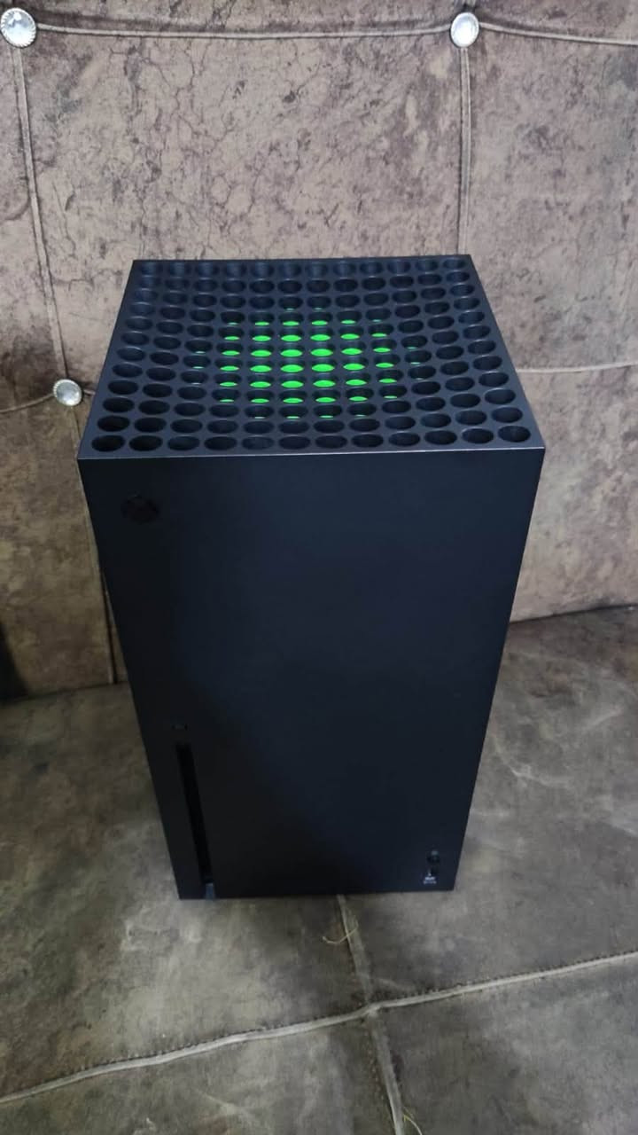 السلام عليكم🌹
xbox series x نظيف جدا كامل ملحقاته 

كارتونه

كيبل hd 

يده اصلية

اصدار 2023

السعر 800 الف 

للتواصل واتساب فقط 

***********
