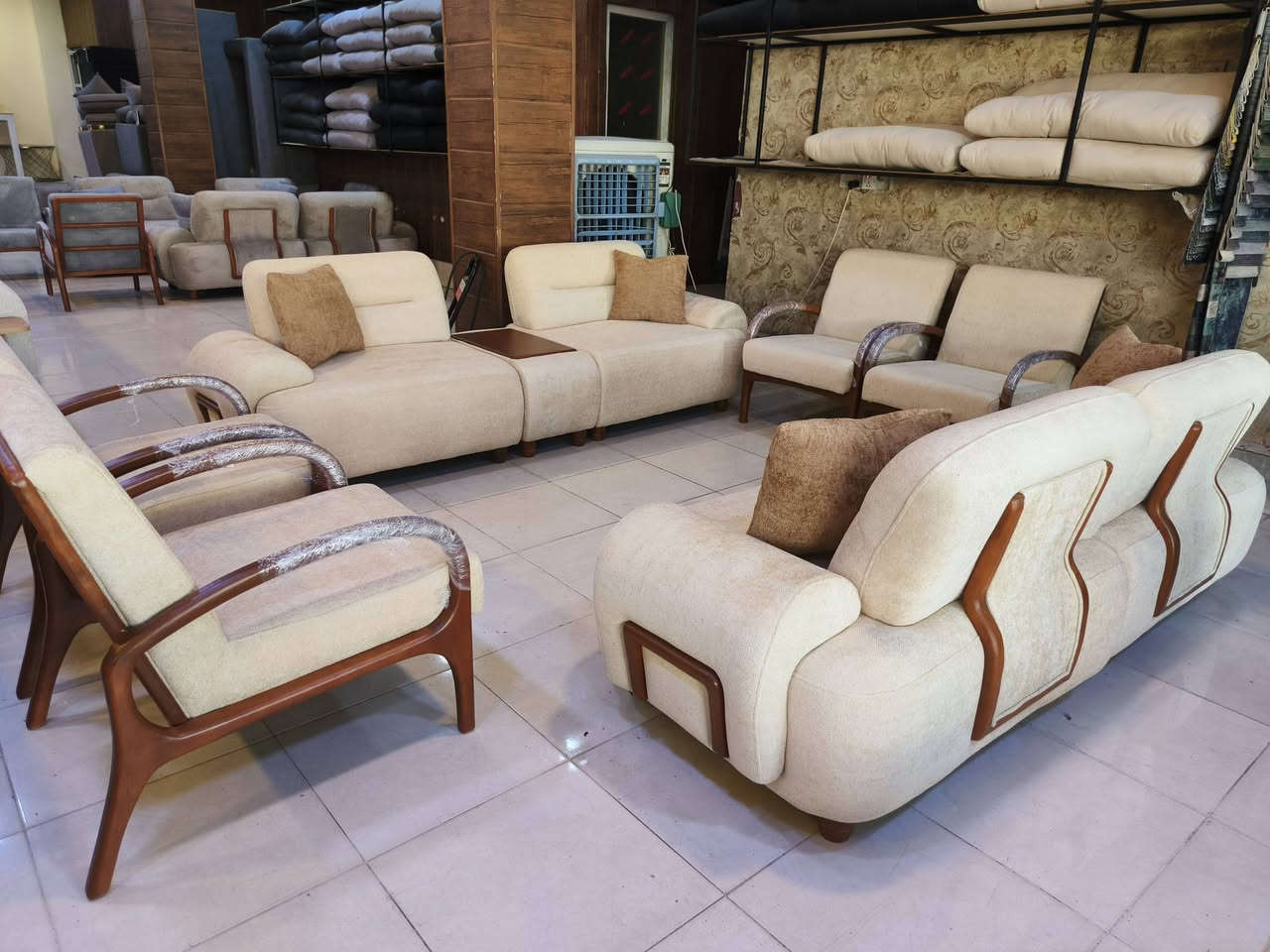 موبليات لا ماسو 🛋️
يتوفر توصيل 🚚 الى جميع محافظات العراق
للحجز الفوري راسلنا واتساب☎️***********
***********  
📍العنوان اربيل سايدين المنارة مقابل سوق اللنكة الجديد مقابل عمارة F
⏰ يومياً من 10 صباحاً لـ 11 ليلاً ‎
