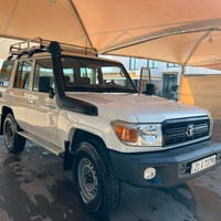 لاندكروزر • ٢٠١٥ • ١١٠ الف كم
