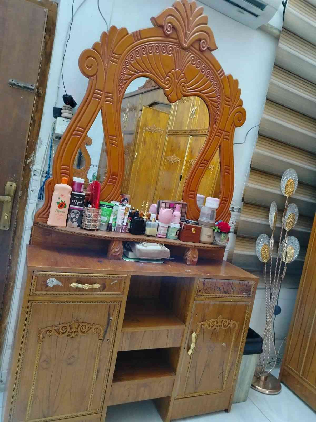 غرفه • مستعملة • نظيفه