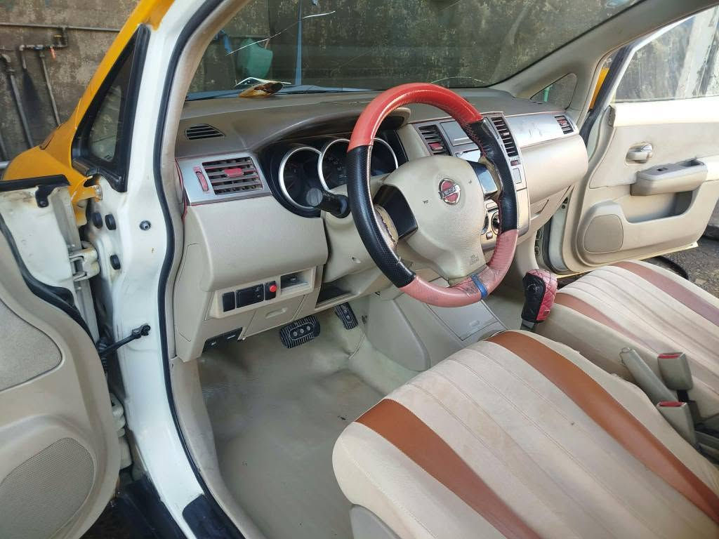 نیسان تیدا تەکسی خەلیجی
مۆدێل : 2008/گێڕ و مەکینەی بەشەرت/گێڕتۆماتیك/تەبرید سارد و گەرم/ شاشە ئایپاد/ دەعم و لێدرانی نیە/ چوارتایەی لۆکی بۆبەستراوە /بەشەرتی تەحویل و غەرامە 

نرخی : 58وەرەقە و مامەڵە

ژمارە مۆبایل: *********** السليمانية, العراق
