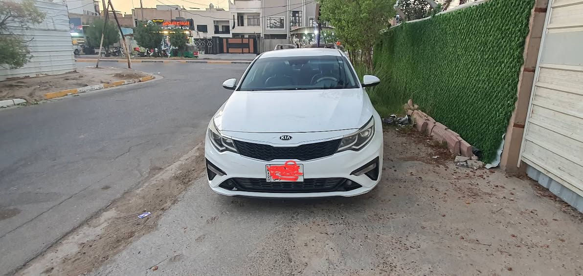 كيا اوبتيما ٢٠١٩ للبيع بيها ضربه بجاملغ الخلف الصدر رقم الشاصي ومجود دكه او يطلعلك الضررسياره جديده كلش نظيفه بلاديه مامفتوح بيهه اي شي ولا مبدل ماشيه ٥٩ الف الرقم بغداد خصوصي العنوان بغداد للإستفسار/***********
