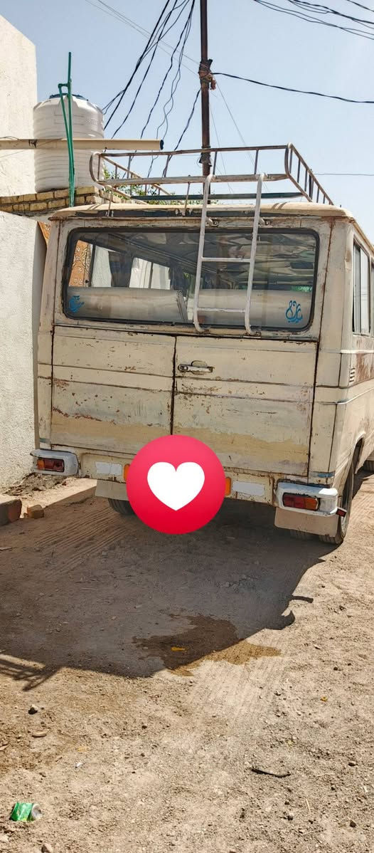 سلام عليكم مرسدس للبيع موديل 76 رقم بابل مكينه كيه تخم تاير سبرنك ام الختم مكان الناصريه رقم***********
