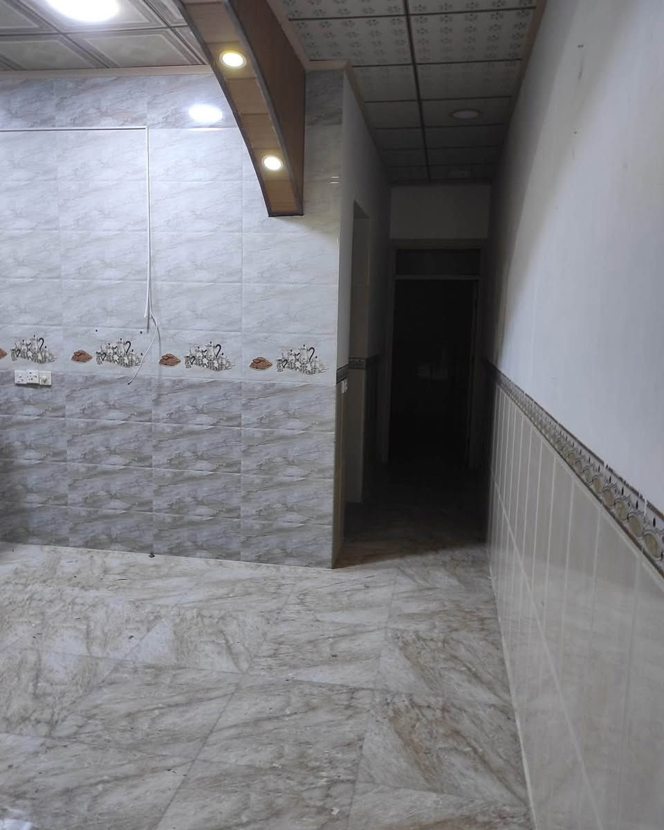 🏡 خانوو بۆ کرێ

🏪 ژێر دووکان

📍 شوێن: کەلار – شەهیدان

📐 رووبەر: ١٠٠ مەتر

✨ تایبەتمەندییەکان:
✅ قاتبان
✅ فوول کاشی
✅ ئامادەی نیشتەجێبوون

📞 بۆ زانیاری زیاتر و بینینی خانووکە پەیوەندی بکەن:

***********

