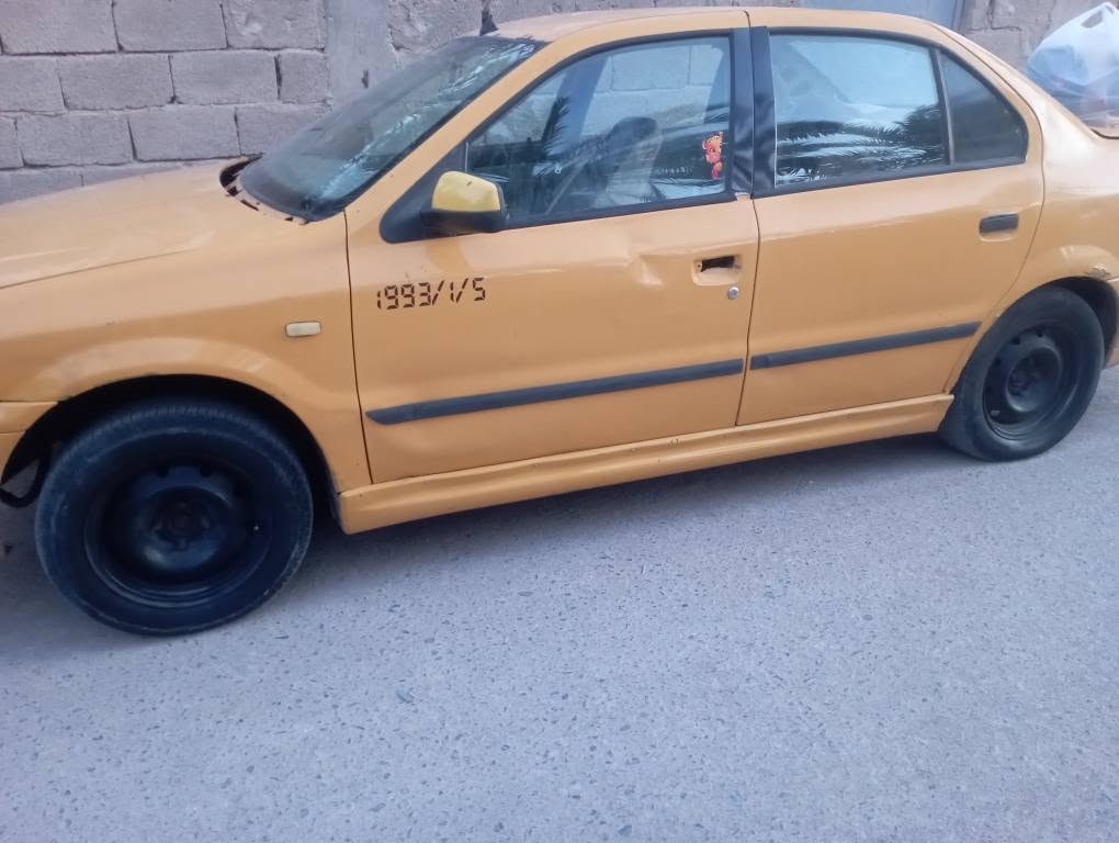 سمند اجره بحاله جيده كير حداده تاير دواخل  بيه صوت بلمكينه من ادوسله قوي لاتبخير ولاتنقيص بيه ملاحضات بصيطه شوف العين احسن السعر ١٥٠٠ العنوان ابي الخصيب دوره ام زباله تليفون *********** البصرة, العراق
