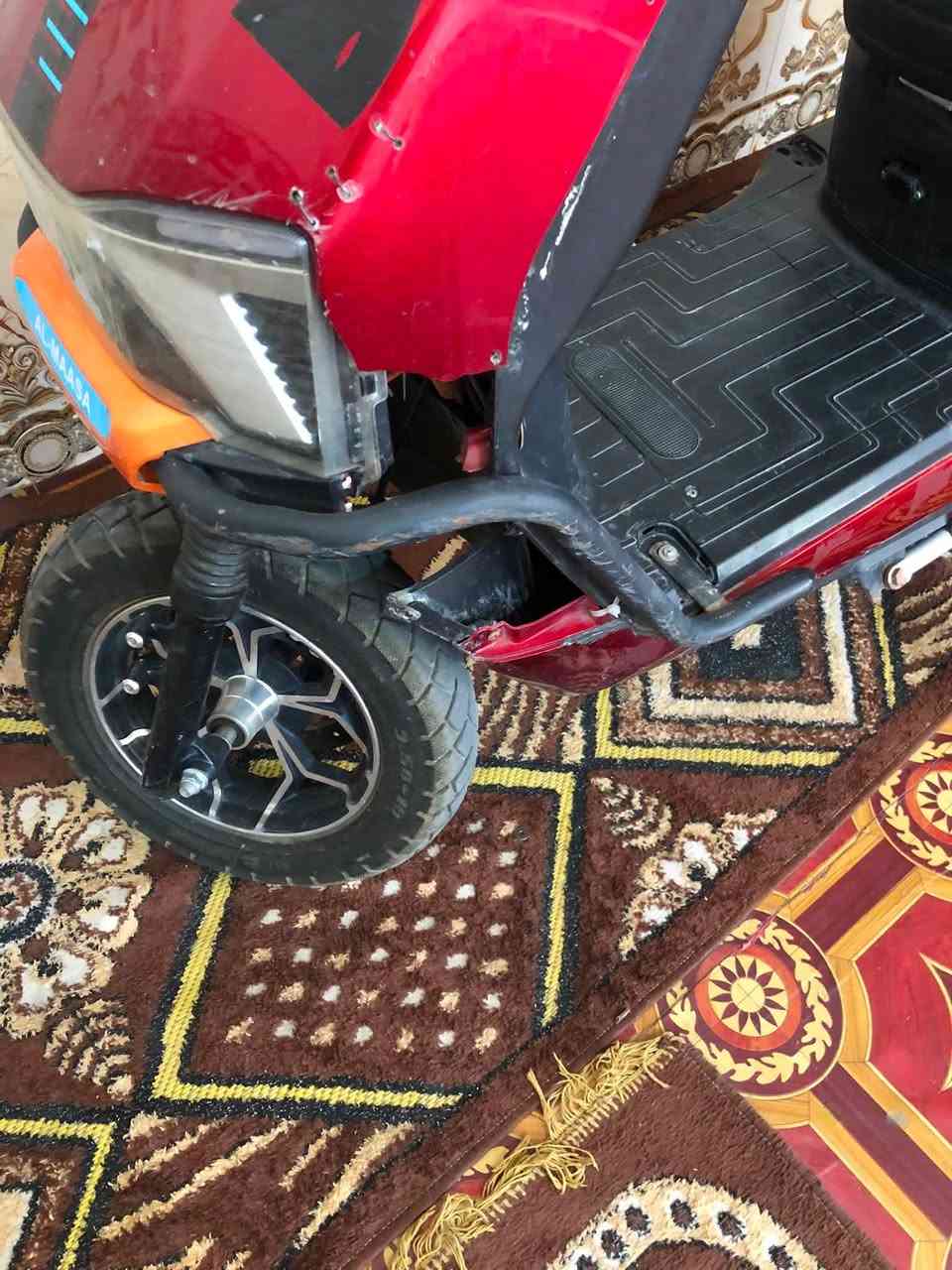 دراجه الماسه ملف 2000اضراره بسيطه نقصه 5بطاريات وحده جديده انولي ونقصه جوزه تشغل جطل السعر 275 بيه مجال بسيط عنواني ابو غريب الحمدانيه الاول رقمي ***********
