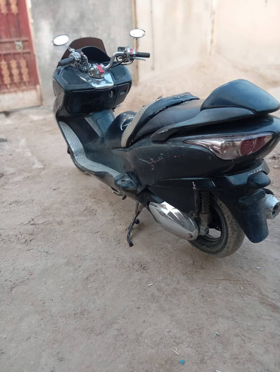 سلام عليكم
فورزه 08 
دراجه بس كفره تعبان لباقي كله نضيف 
مكينه نضيفه معدله حلو شراي راسلني أو اتصل عل رقم ‏‪***********‬‏
مكاني سوق الشيوخ
