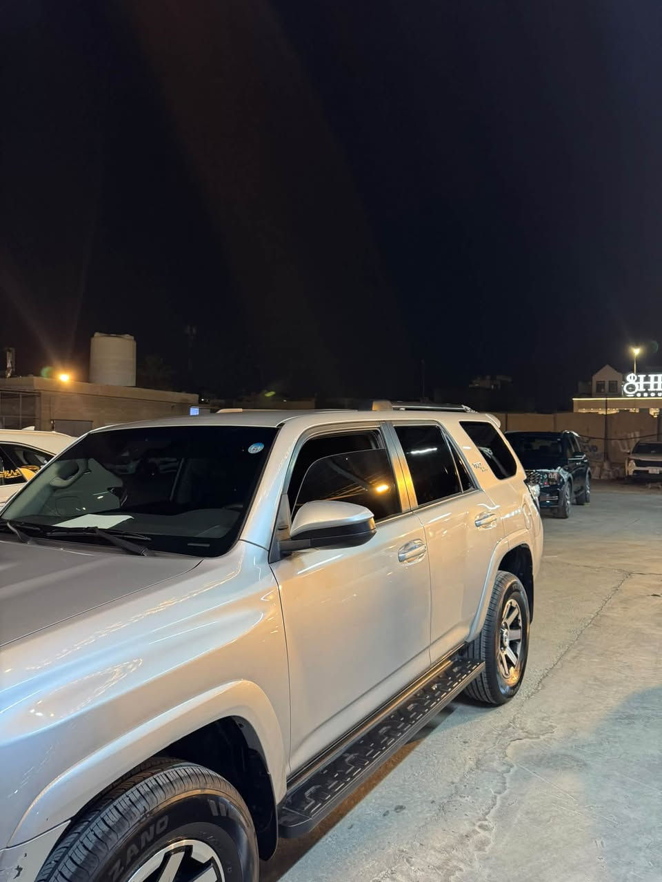 — للبيع — 
4Ranar 2021 TRD OFF ROAD اعلى فئة
رقم اربيل باسمي 
بيها كتاب تضليل اربيل 80%
ماشيه 90,000 كيلوا وقابل للزياده 
ضررها :  جاملغ عكس السايق بدون دواخل والجنطة مرشوشه كلير من امريكا فقط بدون حادث وبارد باب الصدر مصبوغ ع كد البارد 
دفع رباعي 4 ويل
بصمه تشغيل - بصمه بيبان 
لايتات زينون 
رادار وحساسات خلفي وامامي 
شاشه كبيره وتدعم كار بلي 
كشن سايق كهربائي 
مري متحرك نضام بايدك تتحكم بيها 
هواي مواصفات بيها بعد 
***********

