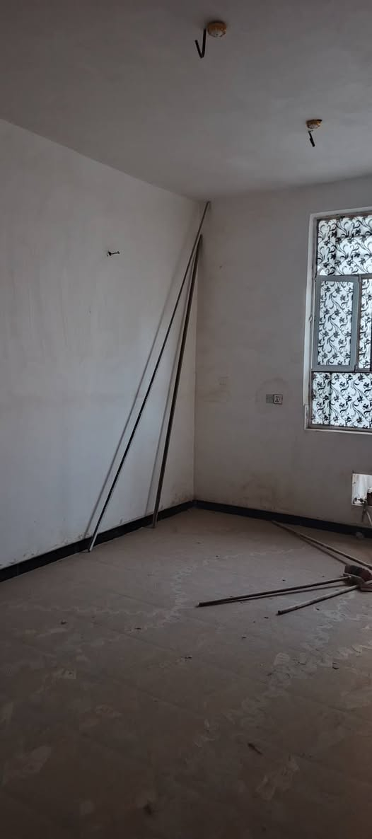 المجمعات • ١٠٠م • أكثر من ٣ غرف