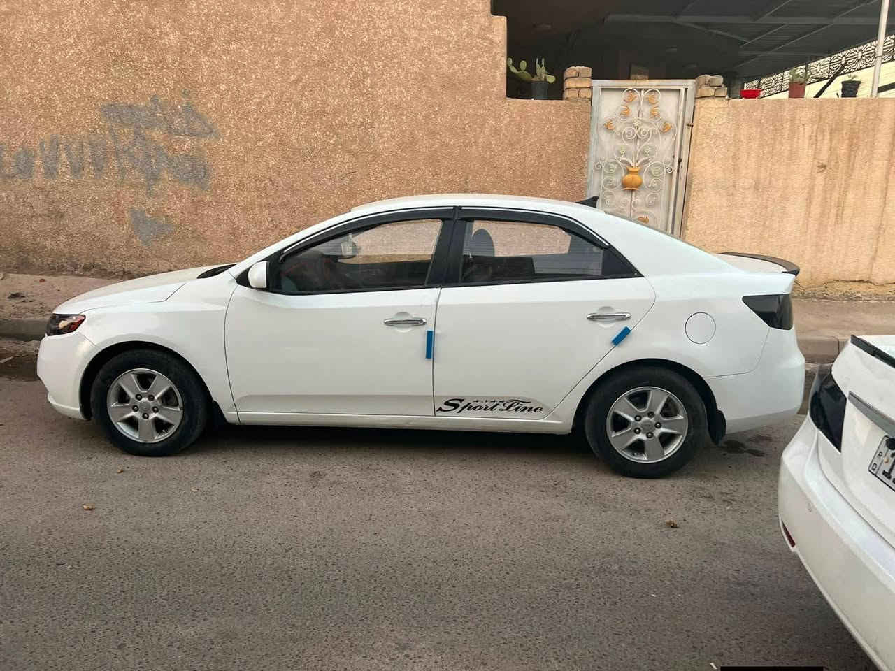 🖤﷽🖤
للبيع كيا فورتي كصه جنطه
(جـاهزه كيرمكينه تبريد.)
السياره مـتومه  شمالي نكليزي وجاهزة من جميع نواحي
السعـر 42$وبيه مجال حك الجيه 
للاستفسار ***********مكان السيارة بغداد.
