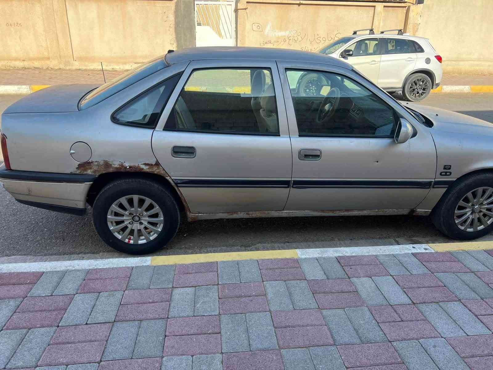 اوبل فكترا موديل 1991 مكينة 2000 كير اوتوماتيك رقم انبار مشروع وطني ، سيارة مكفولة كفالة عامة من صبغ وحادث وتبديل بعدها على وضع الشركة ، مكينة وكير وتخم تاير وصدر كله جديد ، سيارة حلوة ومصروف عليها ومالت بيت وشرط التحويل ، مكان السيارة الرمادي / الملعب ، السعر 32 ورقة وبي مجال ***********
