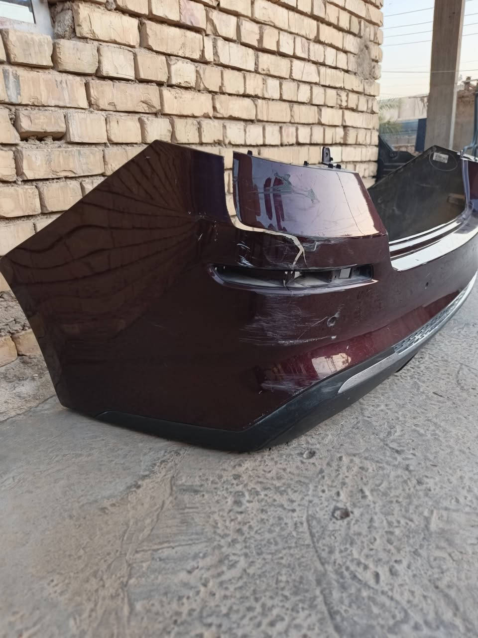 سلام عليكم عندي دعاميه خلفيه بيه شويه كسر ثر ضربه دراجه تعالج بصيطه وياه فلينه صنوق وفراش ودرع بلاستك وعندي بكات خلفي بيهن كسر بس عوزهن جامه كلهن بلاديات مالات وبتما 19قراض كلهن بلاديات مو تجاري مال سيارتي خاصه بعته رقم ***********
