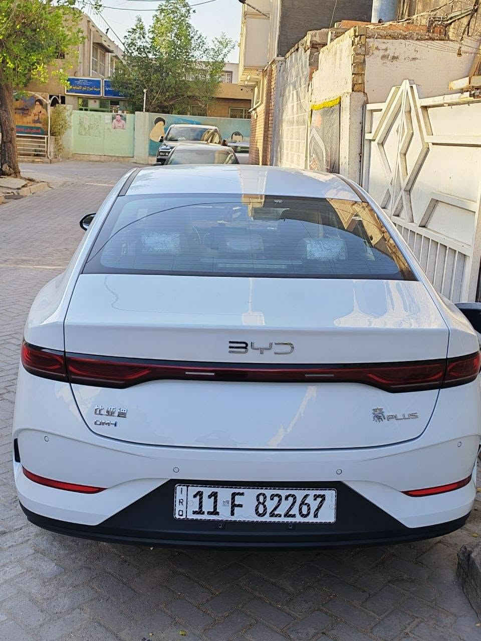 Byd جن بلاس
الموديل: 2025
الممشى :14 الف
اللون الخارجي: أبيض 
اللون الداخلي:  أبيض  
 رقم بغداد 
السيارةباسمي ، والتحويل مباشر
 السيارة مغلفة بالكامل الأرضية، الكشنات  والصندوق 
السيارة محدثة ومنزل برامج 
 السعر 
20 مليون و300 ألف د
 (20,300,000 د.ع).
رقم الهاتف:
 *********** 📱
مكان بغداد الرصافة
