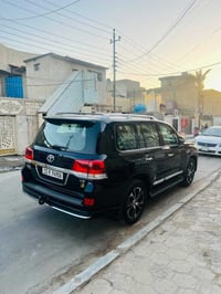 لاندكروز • ٢٠٢١ • ٦ سلندر