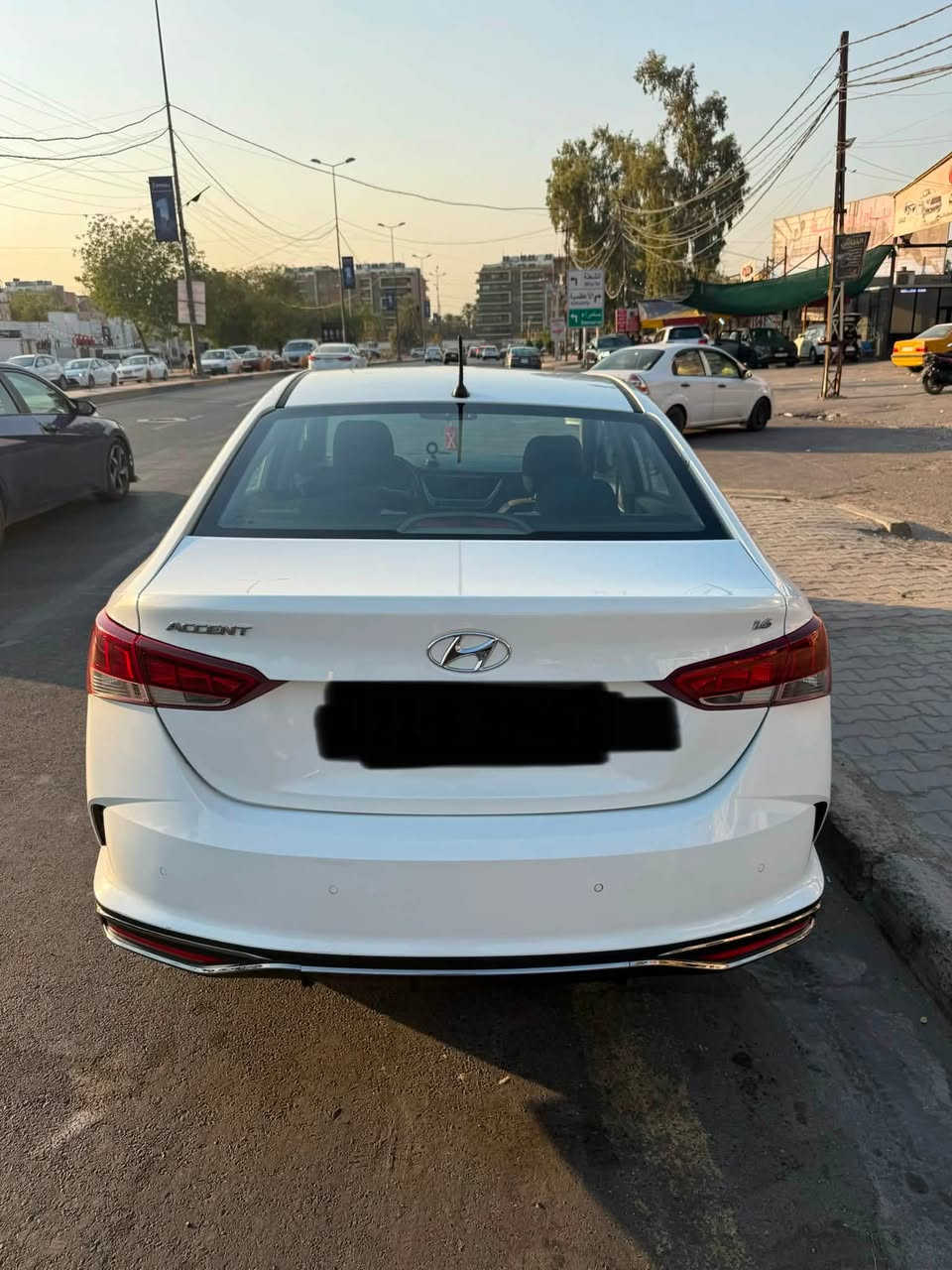 اكسنت خليجي لون ابيض  مكفولة
موديل ٢٢ مواصفات عادية 
رقم اربيل 
كشنات مخمل لونين بيجي اسود 
شاشة صغيرة 
حساسات خلفية 
سويج مو بصمة 
ماشية ٥٨ كيلو 
السعر ١٣٠ 
للاستفسار والتواصل : ***********
