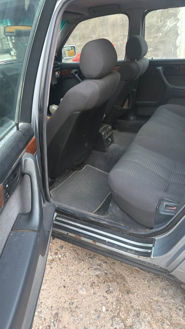 السلام عليكم
للبيع bmw اصل 730 محرك 735 بحالة جيدة كير تمام
رقم بغداد جديد وهزة وسنوية كله جديد السيارة بلادية بدون ضربة ولاتبديل ولا صبغ غرفته نضيفة 
العنوان بغداد الكرخ 
للتواصل (***********)
سعر (47)$ بيه مجال بسيط للشراي
