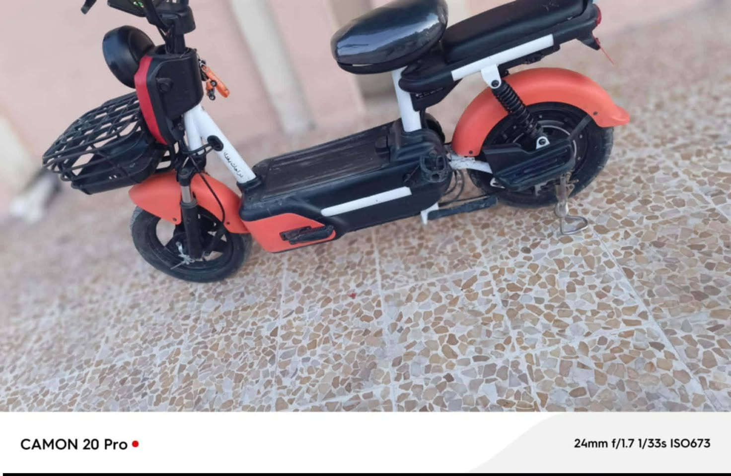ماطور شحن للبيع حجم 14 الماطور نضيف بس ينرادلو بطاريتين فقط 
التواصل واتساب الرقم/***********
