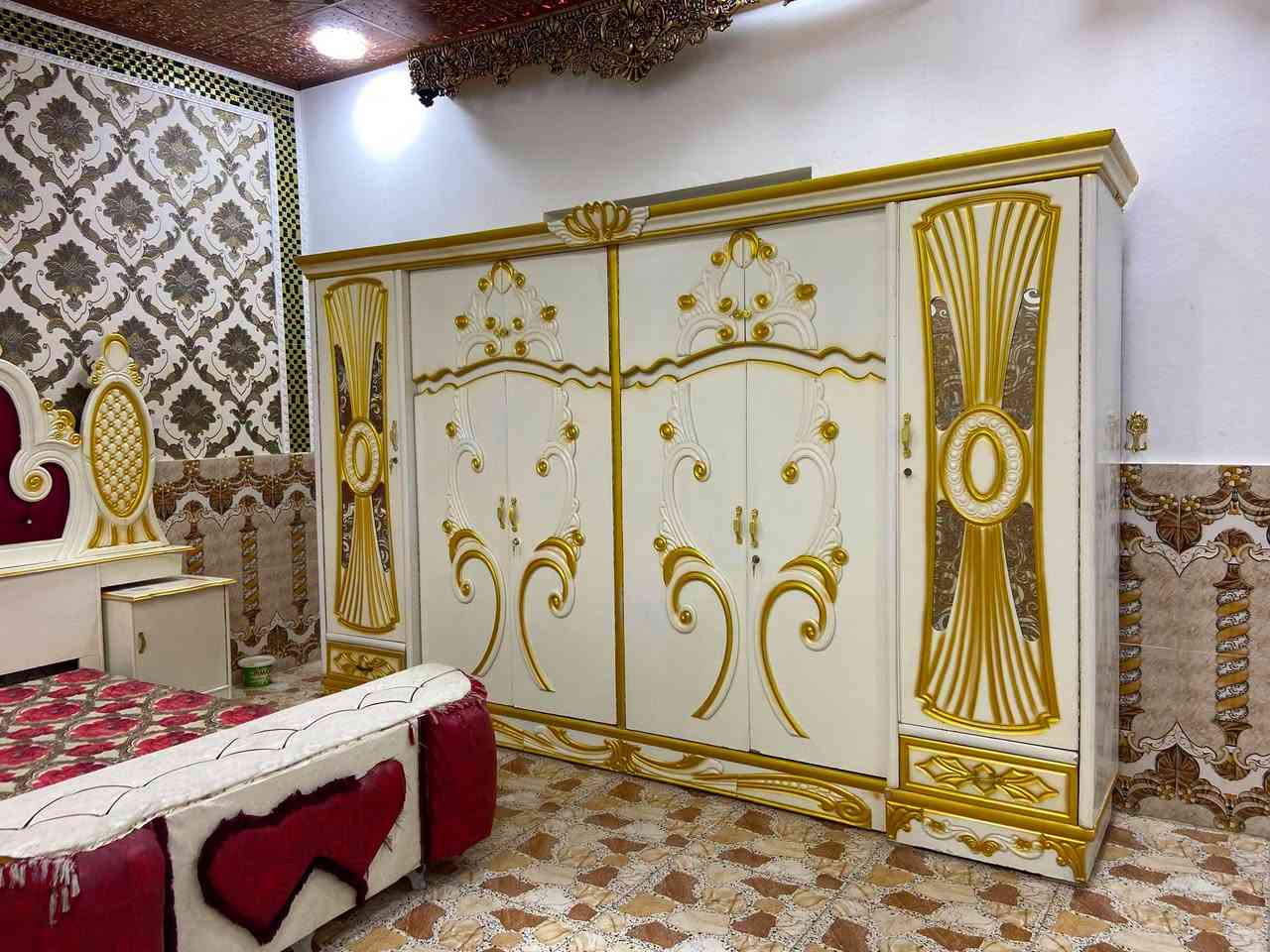 يوجد غرفة نوم صاج عراقي تصميم تركي نضافه فول سعره ٨٠٠ للاستفسار الاتصال على الرقم ***********
