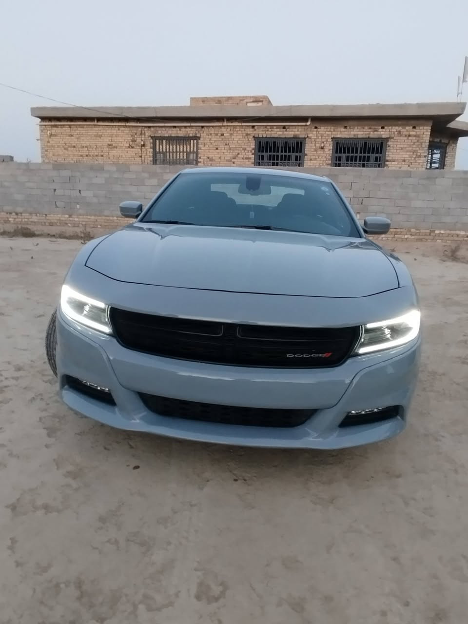 السلام عليكم للبيع سياره جاجر موديل 22 ماشيه 37 رقم بغداد حادث قطعت بنيد فقط ولباقي ليبل واحد سياره مكفوله مني اي شي مواصفات موضحه بصور المكان ديوانيه باقي تفاصيل الاتصال على رقم ***********
