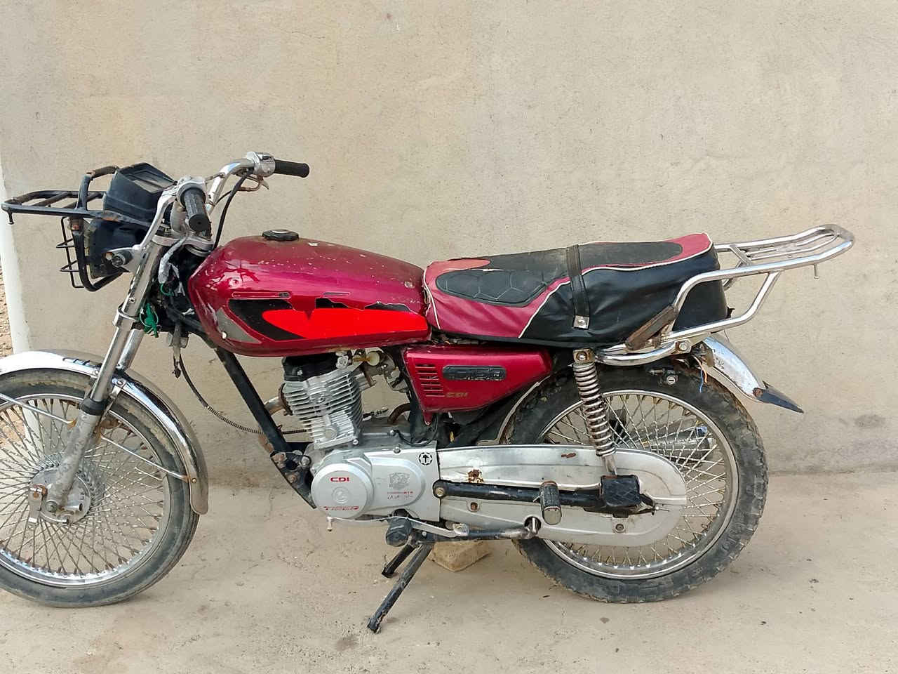 سلام عليكم تايكر موديل 20وزن ثقيل محرك معمر بستم ولفات فقط كهربائية فقط اشتير مابي وبك لايت الباقي كلوو جديد نشاط فول اسعر 350وبي مجال المكان قاطع السبعاوين الاستفسار اتصال ***********
