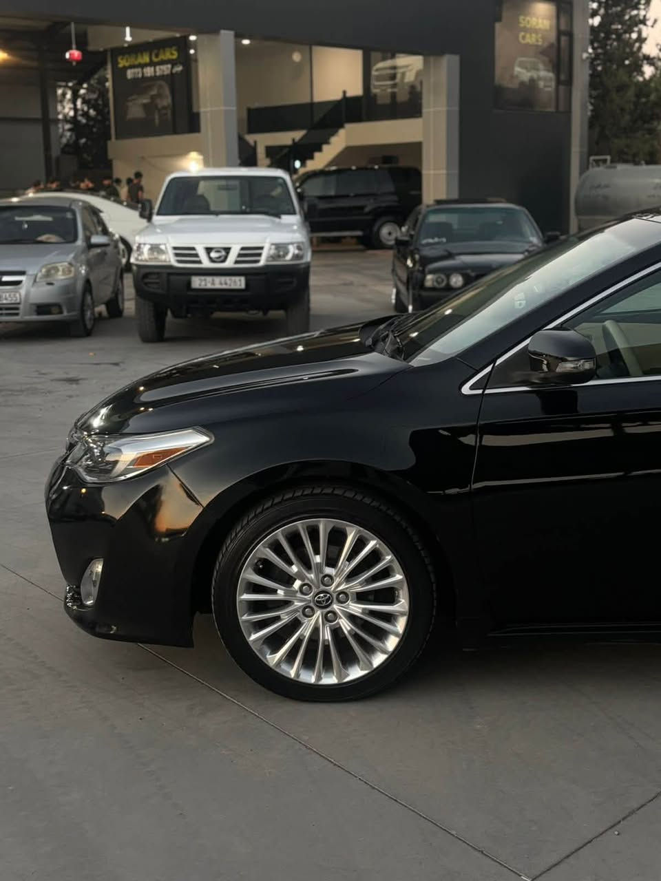 Avalon 2014 XSE
فول مواسەفات 
سڵاید 
ناو زەرد 
بەصمە سێمۆدی لێخوڕینی هەیە
سوکان شەفت 
ئیکۆ
سپۆڕت 
نۆرماڵ 
١١٠ گەڵا
***********
