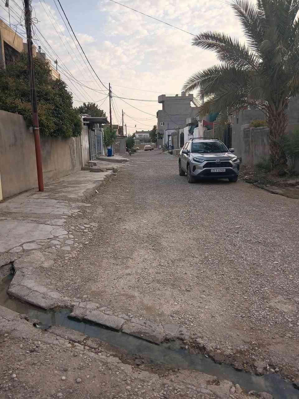 #قطعة_ارض_طابو_للبيع
المساحة / 122متر.
الموقع/ حي السرور قرب القطاع ومتوسطة دمشق للبنات.
السعر/40 مليون قابل للتفاوض.
للاستفسار/ 
الاتصال على الرقم/ ***********
او مراجعة مكتب القاسم / قرب مجمع الامين الطبي - مقابل فرع مركز شرطة حمورابي.
نستقبل جميع عروضكم السكنية والتجارية في جميع مناطق قضاء الطوز.
