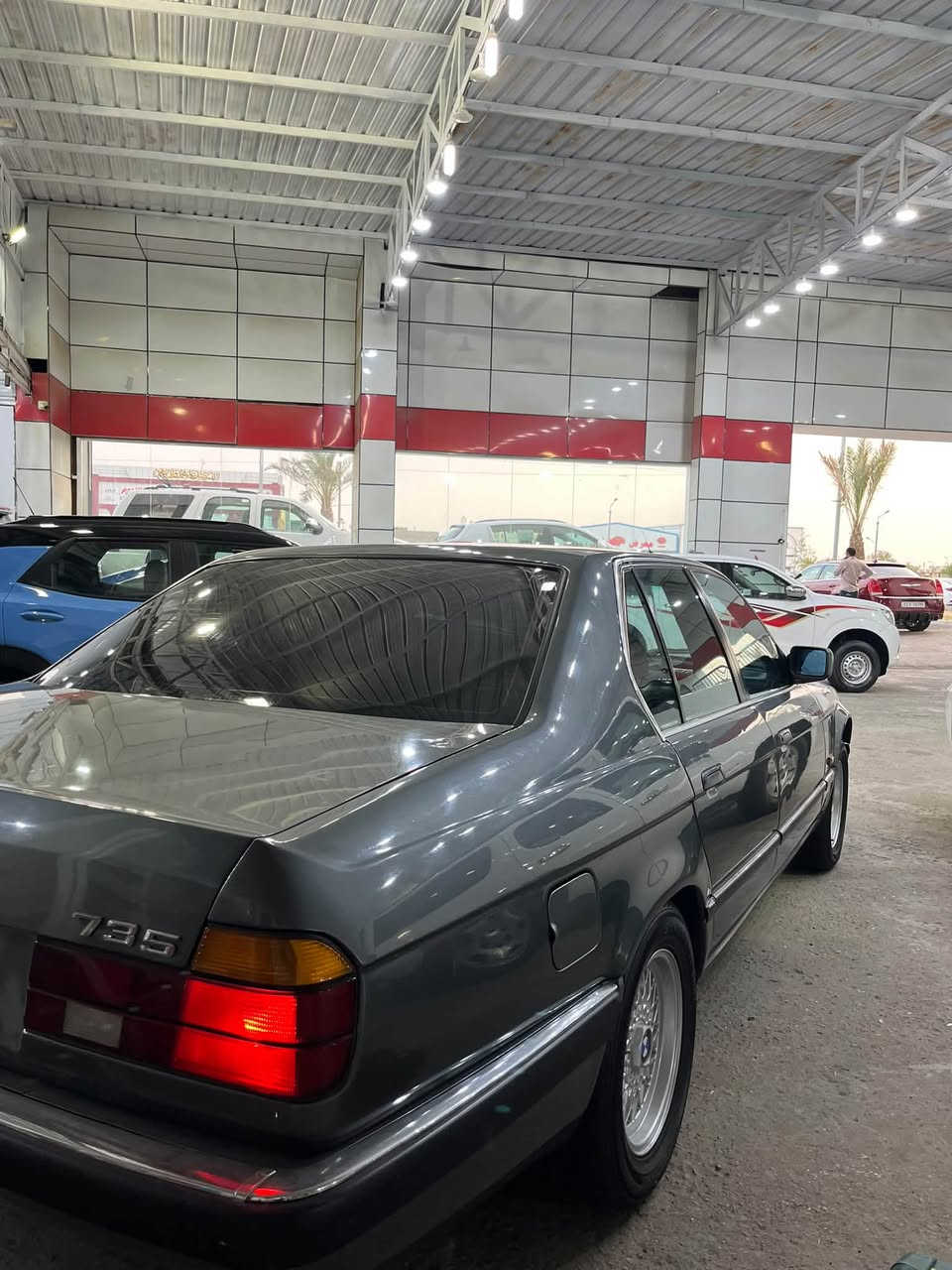 السلام عليكم من رخصت لادمن BMW1990 البيع السيارة صبغ جمالية السيارة جديدة بمعنة الكلمة مكينة كير خير من اللة حدادة من البجم الصندوك جديدة تخم تاير جديد تبريد شغال وشرط ثلج السيارة جاهزة برغي ما بيهة نقص السعر 65 $ تحويل يمتة ما تريد السيارة موجودة بلبصرة التواصل ***********
