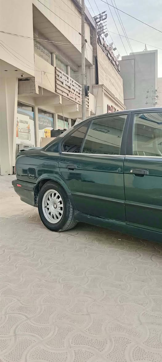 بي ام 520 • موديل ٩٢ • رقم نكليزي