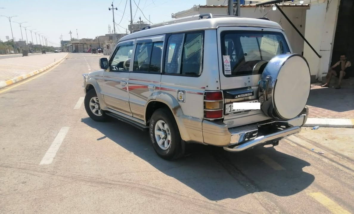 السلام عليكم.
سيارة للبيع باجيرو موديل 1995
كير محرك بطة 3000 .
تبريد شغال .
سنوية  الى 2028.
رقم بغداد انكليزي.
الاتصال على ***********
