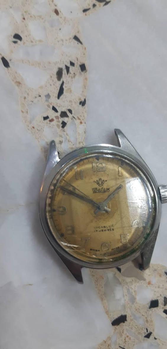 ساعه سويسري صناعه 1950
شغاله ماركه Watex العنوان بغداد 
***********
