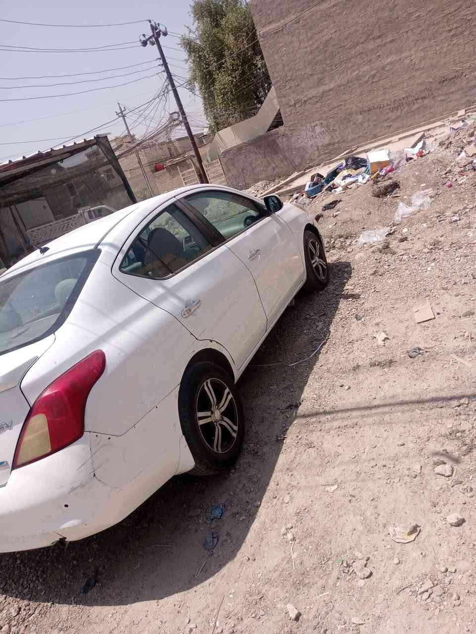 السلام عليكم للبيع نيسان فيرسا موديل2014 رقم بغداد بأسمي وارد امريكي حادثها جاملغ وباب السائق كير مكينه خير من الله صدر امامي جديد مشط ستيرن جديد سنويه جديده السياره بيها طخطخات وبيها الجويتر يرادله تبديل السعر 50 العنوان بغداد البياع تقاطع درويش حي التراث ***********
