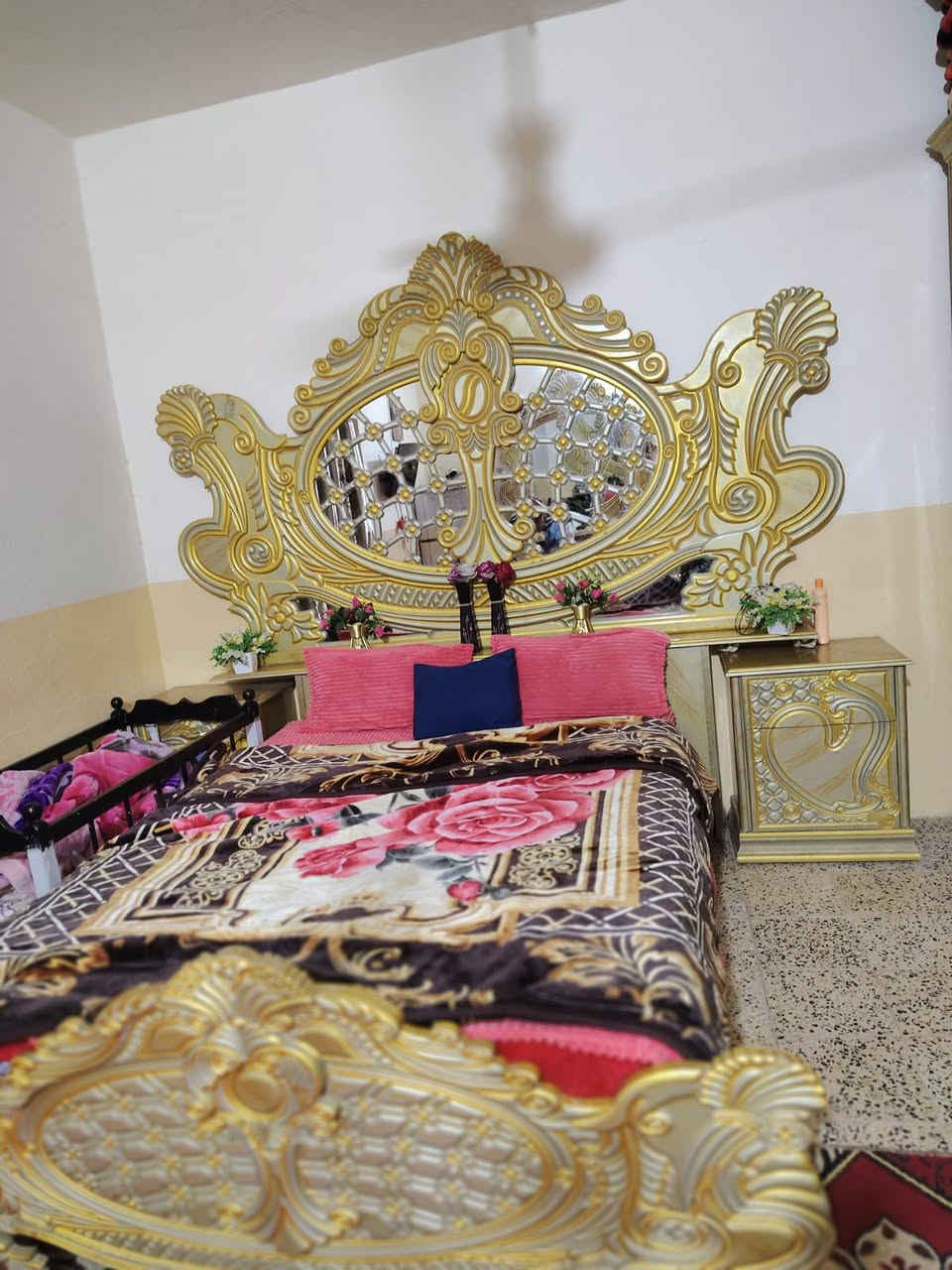 غرف نوم مستعمله لبيع وسعر خاص ***********
