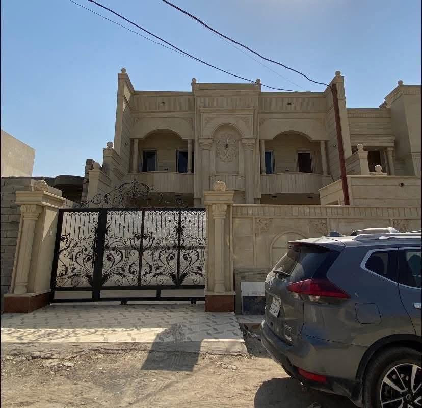 السلام عليكم دار للبيع السعر ( 210مليون فقط💰)
بتكريت حي الديوم بمنطقه 14 ألف خلف ماركت🛒
الزوبعي مباشر قريب ايضاً من الأسواق المدارس🏣  
مساحته 300متر الواجهيه 10متر والنزال 30متر📐 
بسنتر الديوم شارع 15م صدته المرغوبه لكركوك🏘️
غرف نوم 5 أستقبال واسعه مطبخ واسع حار وبارد🚰
صالتين فوك وجوا بالأضافه كراج مناور وحديقه🏕️
الواجهيه حجر(حلان🪦)السقف سحب مغربيي🪟
السطح شتايكر نظام غاز دفن وتأسيس كاميرات🎥
موقعه جداً راقي ومميز بنص السكن والخدمات☑️
قريب على المدارس والأسواق والسوبر ماركتات🛒
قريب على كلشي ايضاً الجوامع وملاعب كره القدم⛹🏼‍♂️  
طابو سكنيي صرف تحويل مبااشر بأسم المشتري📜
ملاحظه: التعامل لدينا مع صاحب العقار مباااشر✍🏾
أو الأتصال مباشر وحياكم الله:***********
