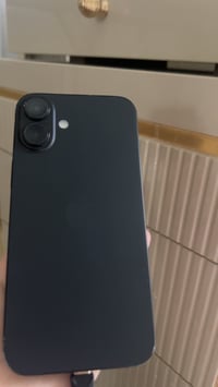 ايفون ١٦بلاس بطاريه٨٦ذاكررره١٢٨تك شريحه مبدل شاشه ٣خيارات وبي نقطه بنف...