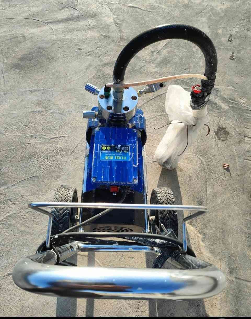 کۆمپرێسەری بۆیاغ بۆ فرۆشتن
زۆر کەم ئیشی کردوەو وەکو تازە وایە

هەموو جۆرە بۆیاغێک ئیش پێ دەکات و عاتڵ بون و ڕاوەستانی نیە

ماشەڵڵا زۆر بەقوەتەو ئیشی زۆر خێرایە

دە مەتر سۆندەی شەریکەی لەگەڵە

ناونیشان / حاجیاوا

***********

***********ڤایبەر . واتس ئاپ
