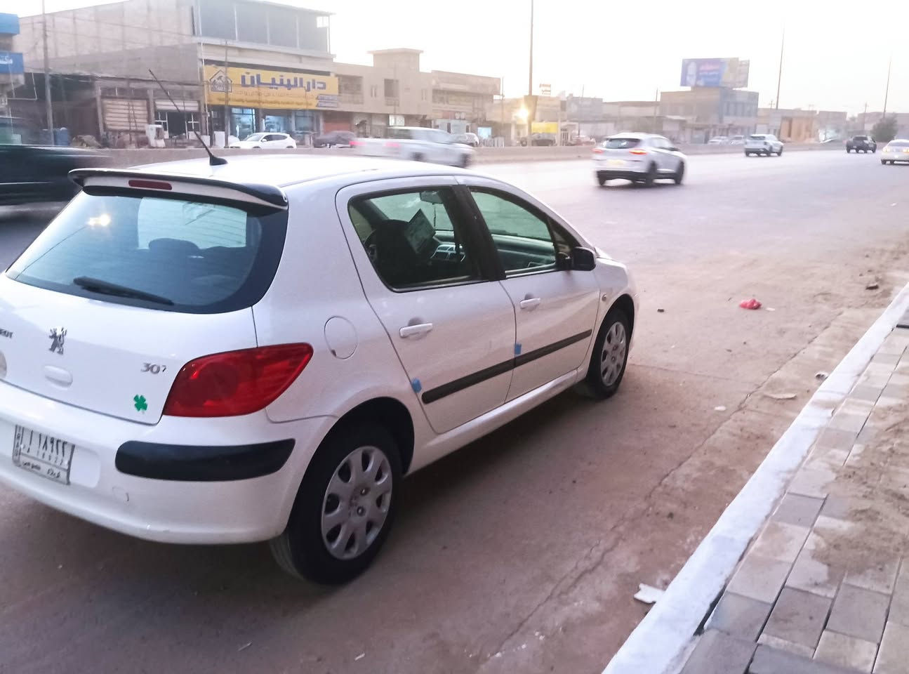 بيجو 307موديل 2006سياره عل وضع شركه مكفوله من كلشي كير محرك حداديه كهربائيات كله شغاله سنتر لوك جام كهرباء داخله جديد حيل  كتلوكات شركه وياه سياره ماتعبانه جديده بيه بخشم البنيد شبر صبغ فقط سنويه ساقطه  رقمه كربلاء مكاني بل الحله مركز المدينه سعره ٤٨ وبيه مجال حك الجيه ***********
