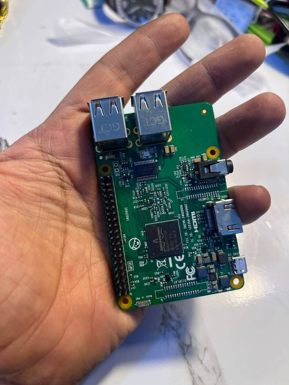 قطعتين • قابل للتفاوض