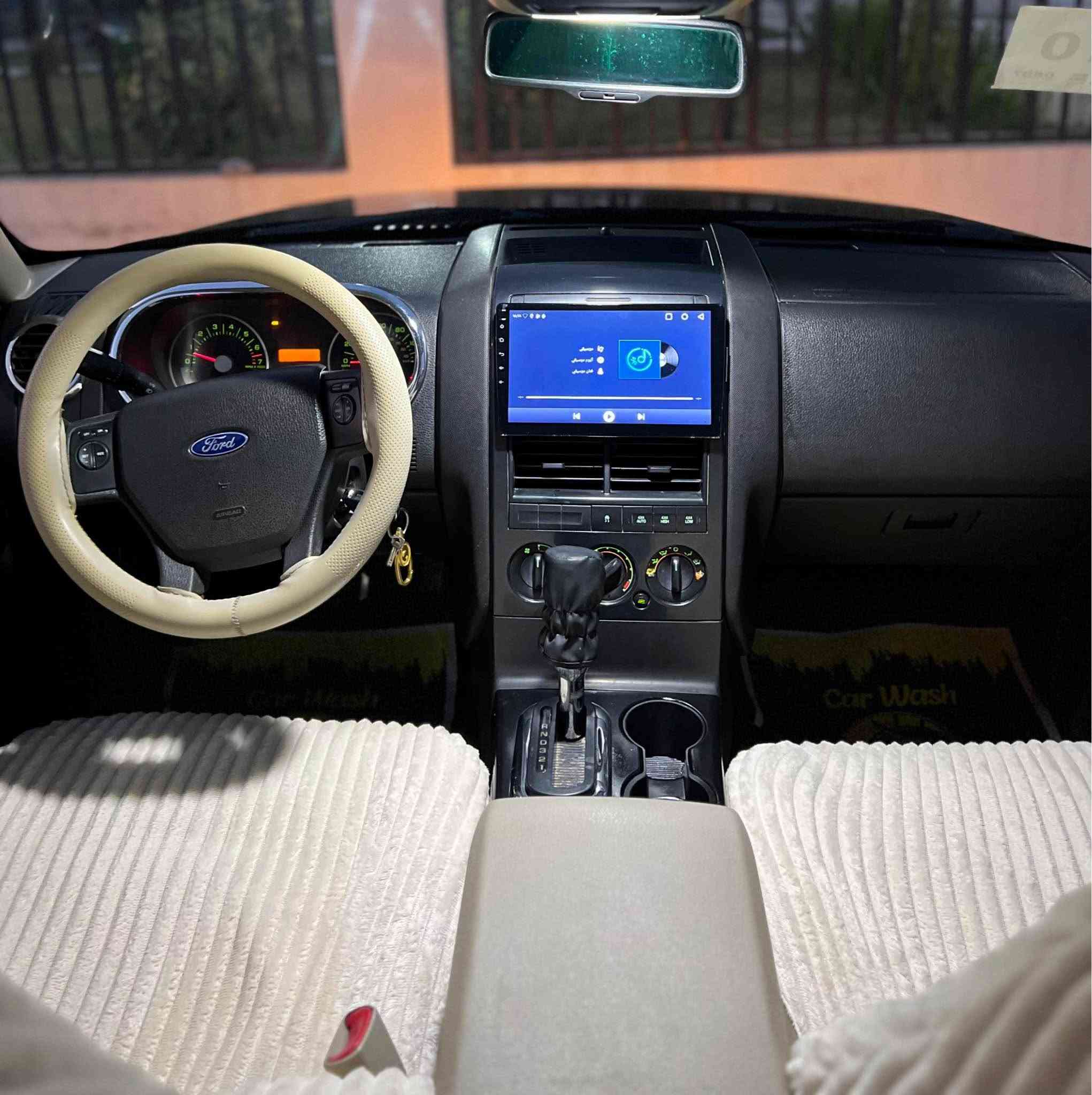 ‎بسم الله الرحمن الرحيم(***********)
Ford Explorer 2008 
فۆرد ئیکسپلۆرەر ٢٠٠٨ ڕەشی قەتران 
سەیارەکە ٤ پارچەی بۆیاغە بێ ناوگرتن و دەحم
یەک پەڵەش تعدیل ساردی هەیە دەرگای سەیاق
پشت و پێش کەپس ئێرباگی هیچ نەتەقیوە
شاشە و کامیرایە ئاوێنە کارەباییە تەبرید مەرکەزییە ABS
کۆدی سەر دەرگای هەیە سوکان ڤۆلیۆم و تعدیل سورعە
تراکشنە دەبڵ اکسلە رەقەم و سنوی تا ٢٠٣١ نوێیە
سەیارەکە بەناوی خۆمە تعویل و غرامە بەشەرت
هەزە و بەرادی تازەیە تەبرید سارد و گەرم بەشەرت
سەیارەکە تەقە و رەقەی نییە هیچ مەسرەفی تێدا نییە
گێڕ و مەکینە و کارەبایی بەشەرت سەیارەکە لە ڕانیەیە
سعری ٧٧ کەمێک مەجالە مشتەری تەلەفونبکە
*********** ڤایبەر و واتسئاپی لەسەرە رانية, السليمانية
