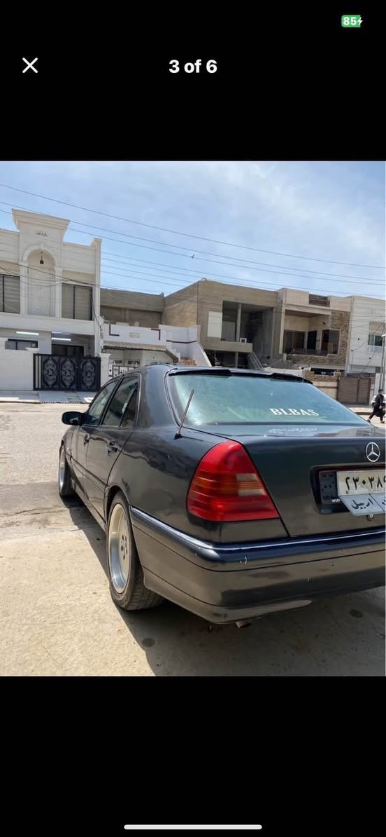 مارسدیس ٩٥ بی بی شبح  رەقەم هەولیر 
 تبرید بس جاککردنی دەوی 
گیر تۆماتیک 
مەکینە ٤ پستن بەخ بیلاد
 لیدانەکی پیشی هەیە لای سەیاق 
برانەوە وەرگەران بەشەرت 
کەمیک پیشی شلە توند کردنەوەی دەویت 
مەکینەو گیر بی عەیب 
تحویل بەناو کردن بە شەرت

٣٧ وەرەقەو کەمیک مەجال
موشتەری تیل بکەو وەرە  لە هەولیرە سەیارەکە/***********/*********** أربيل, العراق

نص مكتوب في الصور:
- 2 of 6
- 3 of 6
- 6 of 6
- 5 of 6