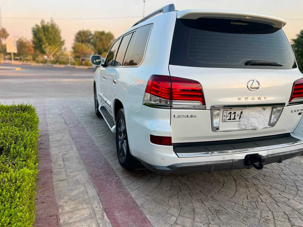 السلام عليكم
لكزس 2013 LX570 خليجي بريم 

فول موصفات 

بصمه-فتحه-راداد-كامير-كشنات تدفئه وتبريد -ستيرن كهربائي-صندوق شفط _جكات _داخل مشمشي 

سياره جهازه  من كلشي وجديده 

مكان بغداد

الاتصال

***********
