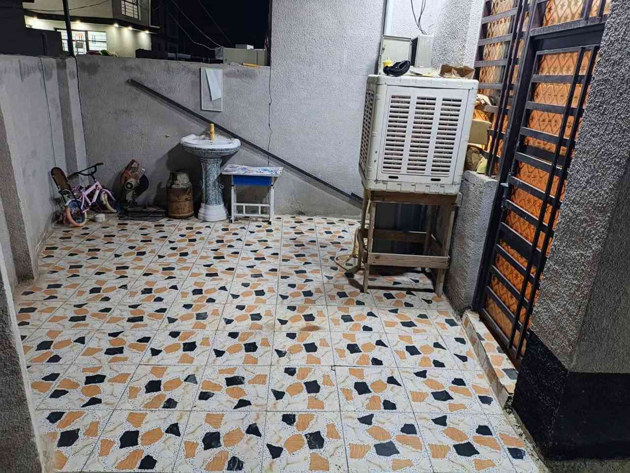 دار. للبيع المساحه ١١٥ متر طابق واحد 

حله ابو خستاوي شارع الغسل نهايته التقيسيم الجديد 

طابو زراعي سند 25 تحويل السعر ٥٠ وبي مجال 

بناء حديث//,***********
