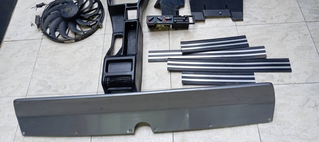 دشبول كامل حتى ضفير بي ب٣٠٠ الف كامل وجديد
دوسات ترحيب 10
مروحه عاصفه ب50الف
كونترول تبريد 40الف
سبايدر 40الف
مكاني بغداد الكرخ
***********
