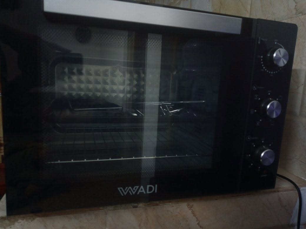 السلام عليكم صوبه زيتيه واوفن للبيع ثنينهن من شركة wadi
استعمال قليل 
ثنينهن ب100 
واتس:***********
