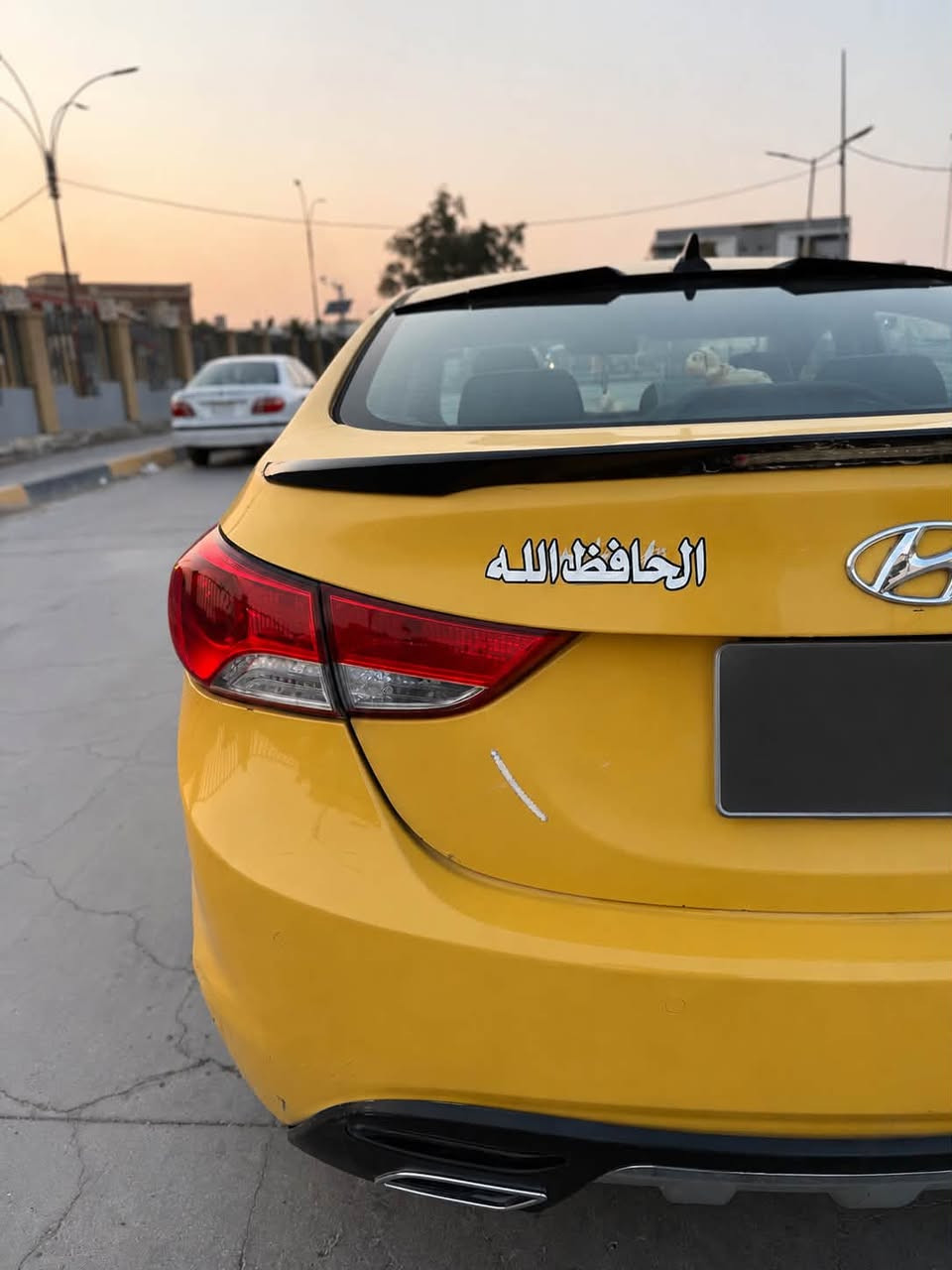 للبيع هونداي الانتراةً موديل 13امريكي  حادث جاملغ امامي جهة اليمين
مصفرة من الهيئة والغرامات 

كير مكينة كفالة تخم تاير مبدل جديد تبريد ثلج حدادية صدر جديد تراي خير من الله السيارة جاهزة او مصروف عليها مابيها اي نقص رقم ديالى إنكليزي باسمي سنوية وهزة جديدة تحويل ثاني يوم سعر 95اوبيها مجال للشراي مكاني ديالى بعقوبة للستفسار اتصال برقم ***********
